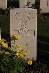 Coxyde Military Cemetery - Toms, Louis