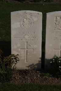 Coxyde Military Cemetery - Tully, J