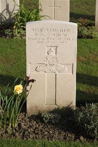 Coxyde Military Cemetery - Turner, Edwin George