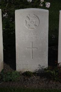 Coxyde Military Cemetery - Tyler, E