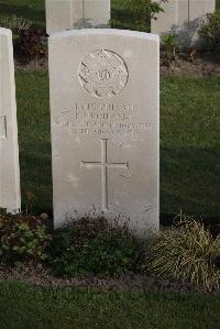 Coxyde Military Cemetery - Urquhart, Peter