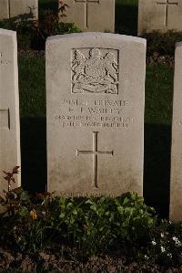 Coxyde Military Cemetery - Wailey, Francis James