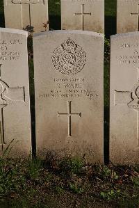 Coxyde Military Cemetery - Ware, Richard