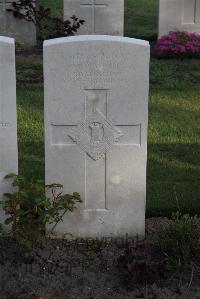 Coxyde Military Cemetery - Waugh, D