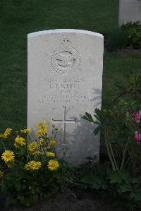 Coxyde Military Cemetery - White, Leslie James