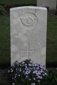 Coxyde Military Cemetery - Whittaker, Harry