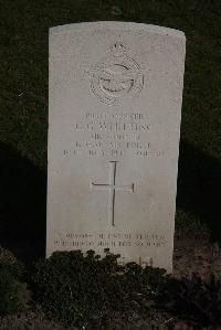 Coxyde Military Cemetery - Whitting, Grahame Gordon