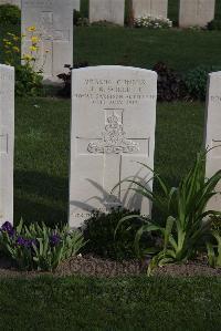 Coxyde Military Cemetery - Willett, John George