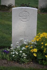 Coxyde Military Cemetery - Williams, Reginald Joseph