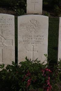 Coxyde Military Cemetery - Willmott, Ben Gilbert