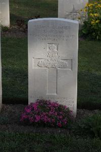 Coxyde Military Cemetery - Wilson, J