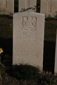 Coxyde Military Cemetery - Wood, Charles Edward