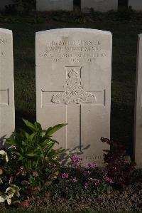 Coxyde Military Cemetery - Woodman, Walter Percival