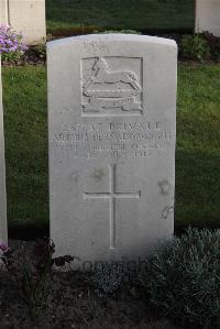 Coxyde Military Cemetery - Wright, Arthur Bernard