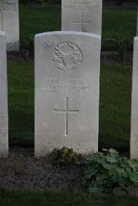 Coxyde Military Cemetery - Wylie, James