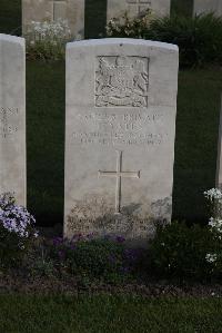 Coxyde Military Cemetery - Yates, George