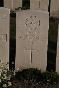 Coxyde Military Cemetery - Young, Alexander