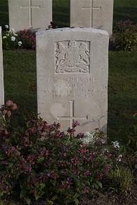 Coxyde Military Cemetery - Young, G