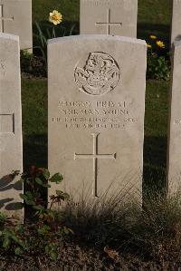 Coxyde Military Cemetery - Young, Norman