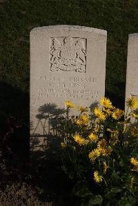 Coxyde Military Cemetery - Young, Percy John