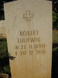 Dar Es Salaam War Cemetery - Ludewig, Robert H.