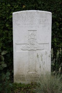 St. Hilaire Cemetery Frevent - Barrett, Percy Espetxe