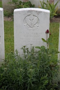 St. Hilaire Cemetery Frevent - Dunn, H C