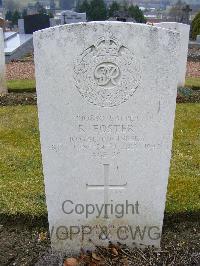 St. Hilaire Cemetery Frevent - Foster, Reginald