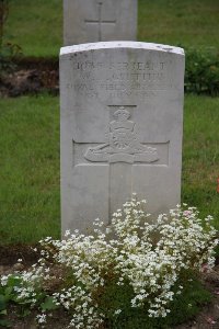 St. Hilaire Cemetery Frevent - Griffiths, W J