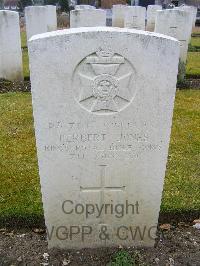 St. Hilaire Cemetery Frevent - Jones, H