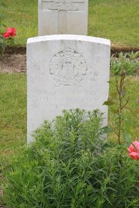 St. Hilaire Cemetery Frevent - Longstaff, John Thompson