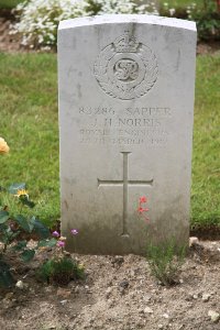 St. Hilaire Cemetery Frevent - Norris, J H