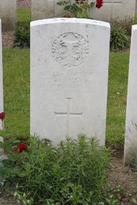 St. Hilaire Cemetery Frevent - Petrie, James Howie