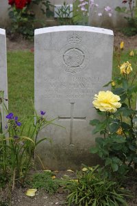 St. Hilaire Cemetery Frevent - Playle, William Springfield