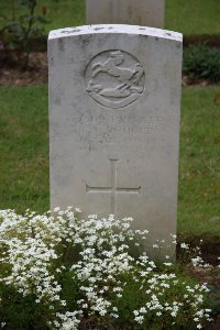 St. Hilaire Cemetery Frevent - Rodger, Robert Nicoll