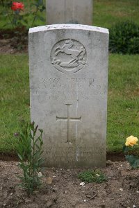 St. Hilaire Cemetery Frevent - Sutherland, A V