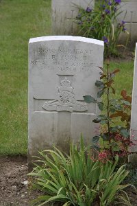 St. Hilaire Cemetery Frevent - Turner, H E