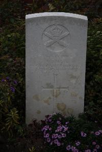 Englebelmer Communal Cemetery Extension - Topp, J