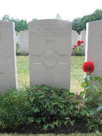 Ypres Reservoir Cemetery - Archer, Frank