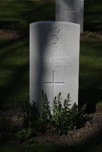 Ypres Reservoir Cemetery - Berriff, Bruce