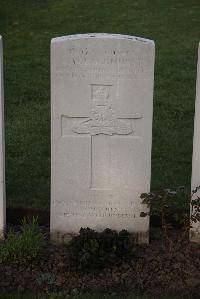 Ypres Reservoir Cemetery - Buckhurst, Bertie William