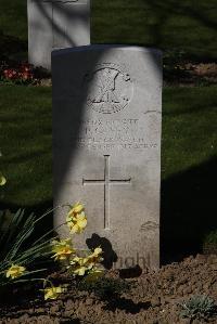 Ypres Reservoir Cemetery - Casey, P