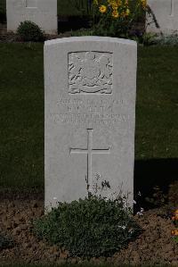 Ypres Reservoir Cemetery - Collins, B