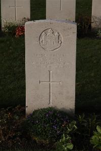 Ypres Reservoir Cemetery - Cove, H W