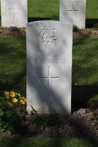 Ypres Reservoir Cemetery - Cross, Clifford