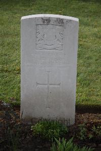 Ypres Reservoir Cemetery - Dennison, S