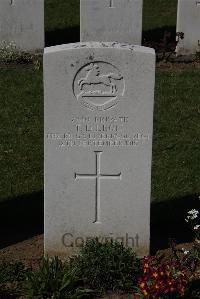 Ypres Reservoir Cemetery - Dillon, T