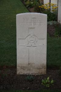 Ypres Reservoir Cemetery - Dixon, John Thomas