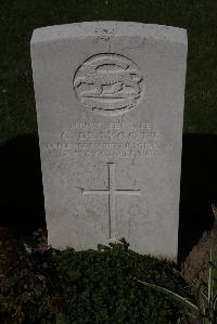 Ypres Reservoir Cemetery - Draycott, C