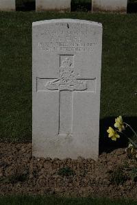 Ypres Reservoir Cemetery - Earl, A L